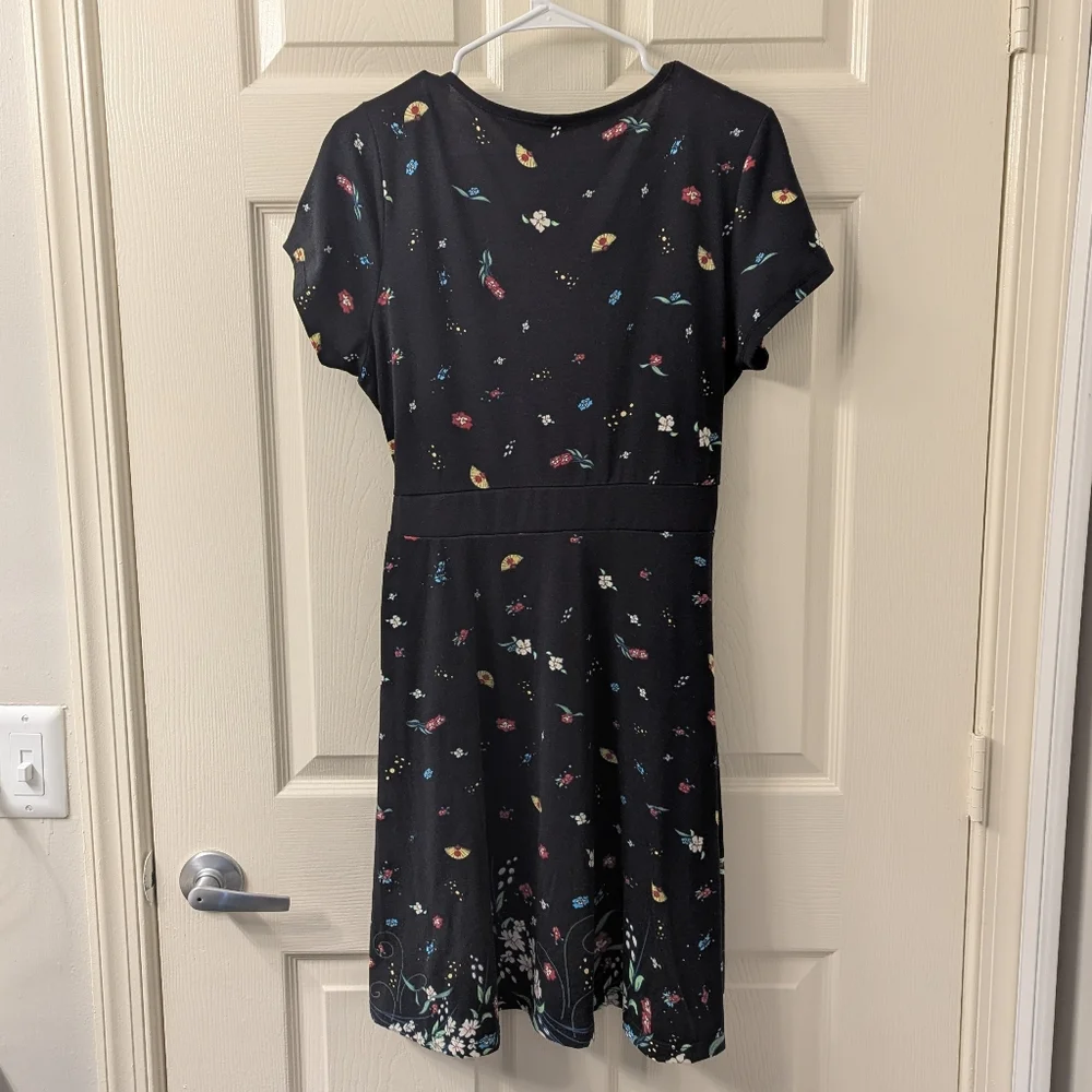 Her Universe Studio Ghibli Spirited Away Confetti Wrap Dress - Picture 4 of 5